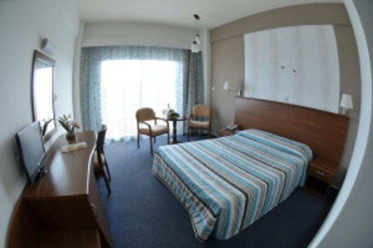Sentido Kouzalis Beach Hotel โปรทาราส ภายนอก รูปภาพ